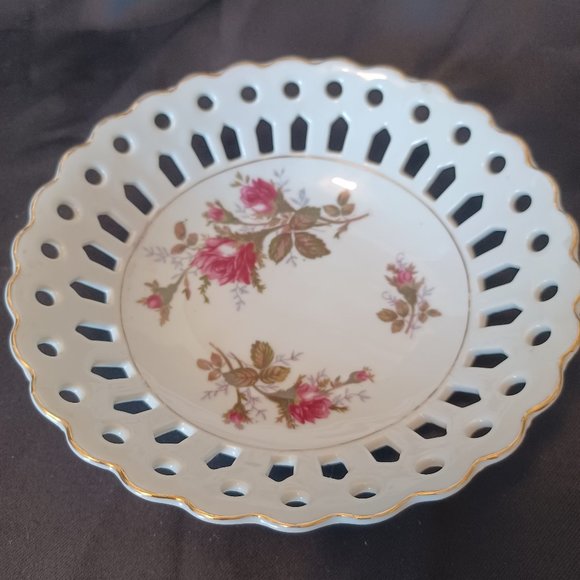 Vintage Footed pedestal bowl with gold trim and scalloped edge. Made in Japan. - Picture 11 of 11